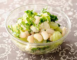 大福豆とぶどう、モッツァレラのサラダ